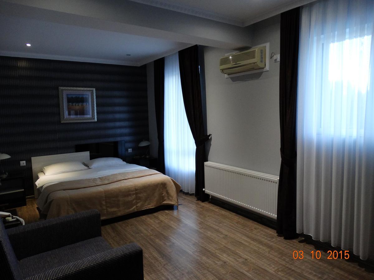 Hotel Mimoza Razgrad Exterior photo
